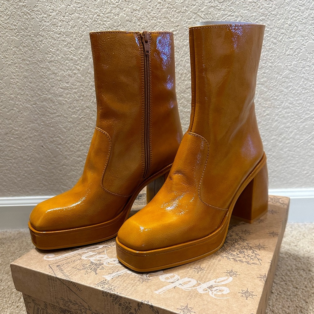 Size 9 Free People Ruby Platform Boot in color Sedona (current season) New